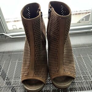 HUSH PUPPIES SIZE 8 Tan 3” heel Reyna Mariska open toe ankle, boots, leather